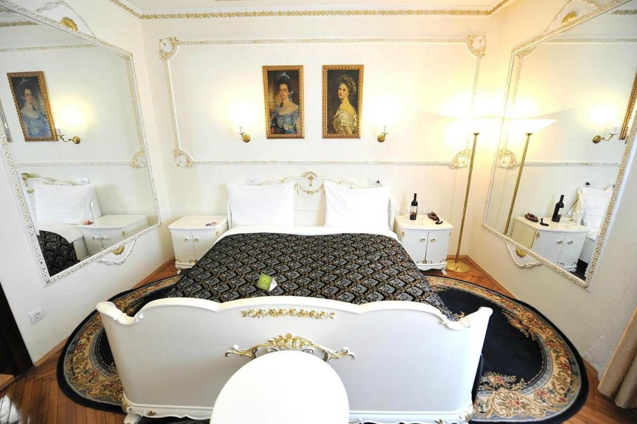 Queen's Astoria Design Отель Белград