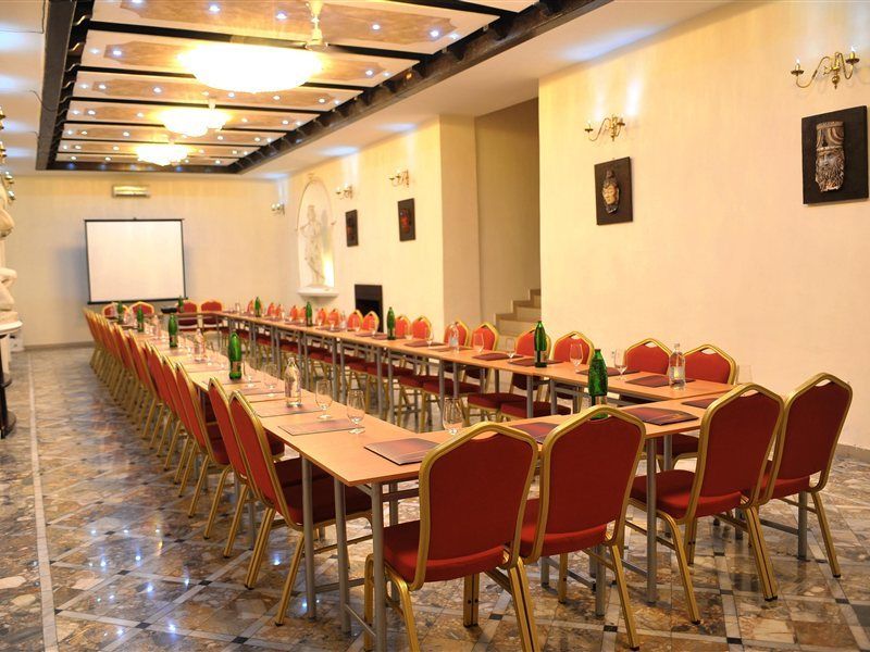 Queen's Astoria Design Белград