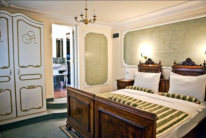 Queen's Astoria Design 4* Белград