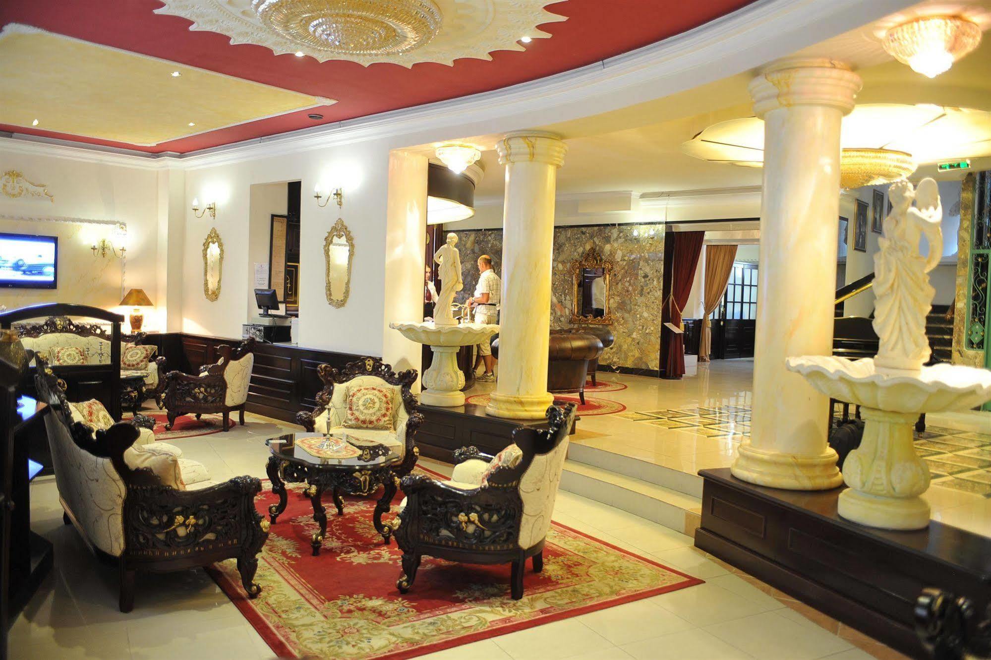 Queen's Astoria Design Белград