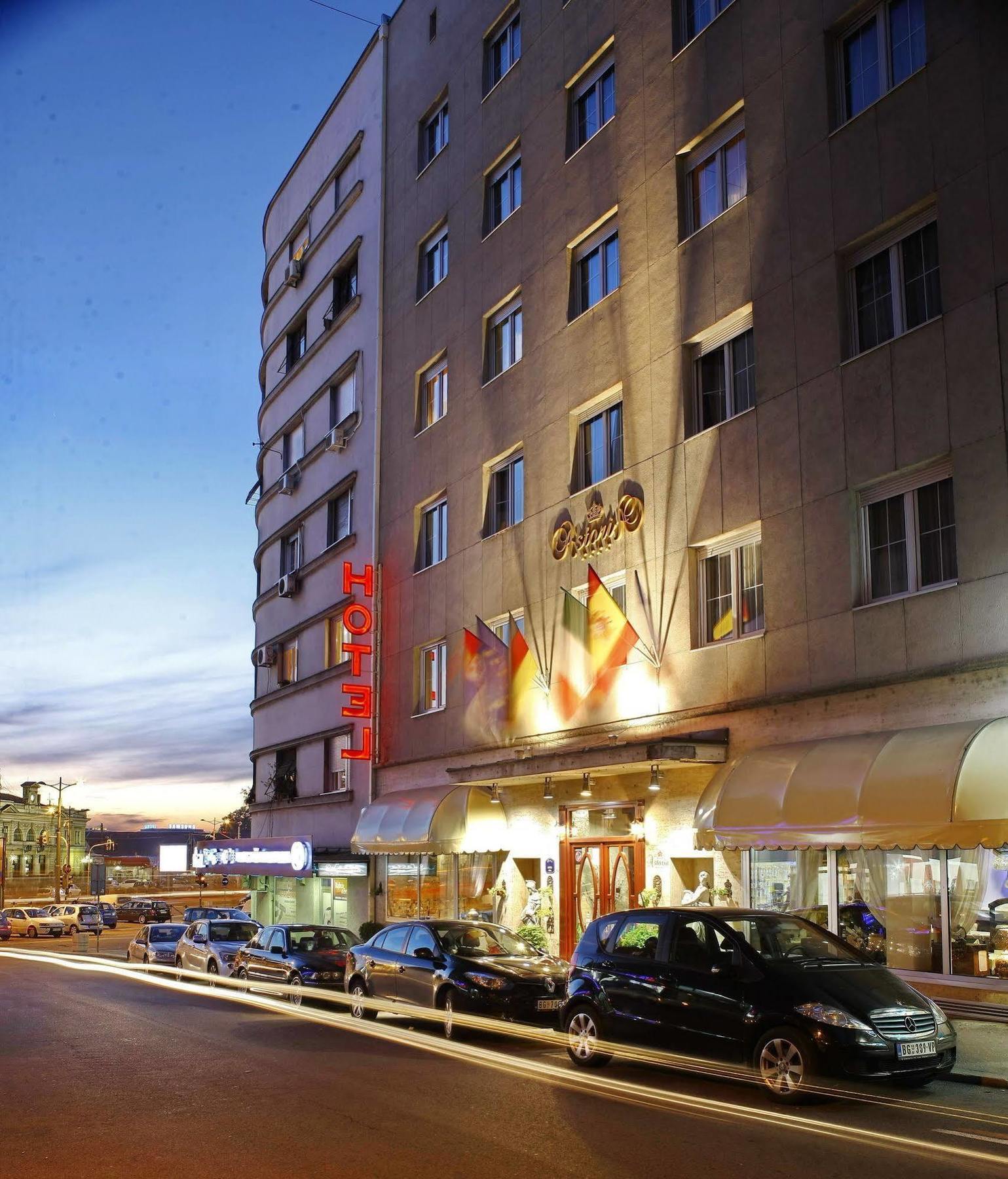 Queen's Astoria Design 4*